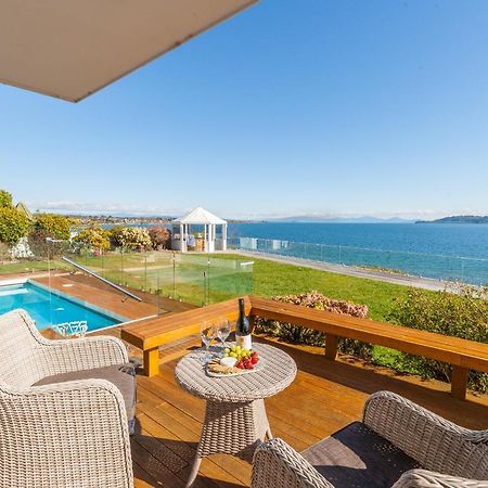 Spectacular Lakefront Home Taupo Exterior photo